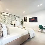 Luxury - Cavour * Bari
